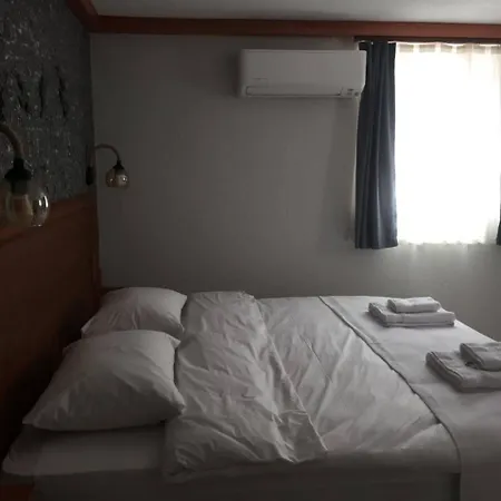 Elyada Ve Bag Evi 8 Yas Uestue 2* Tenedos