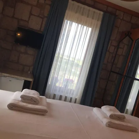 Elyada Ve Bag Evi 8 Yas Uestue 2* Tenedos
