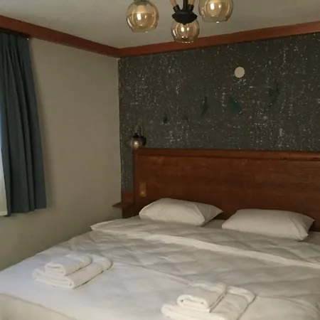 Elyada Ve Bag Evi 8 Yas Uestue 2*