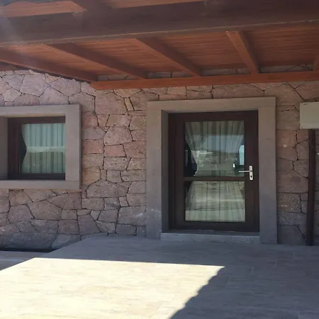 Elyada Ve Bag Evi 8 Yas Uestue Bozcaada