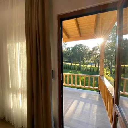 Hotel Elyada Ve Bag Evi 8 Yas Uestue
