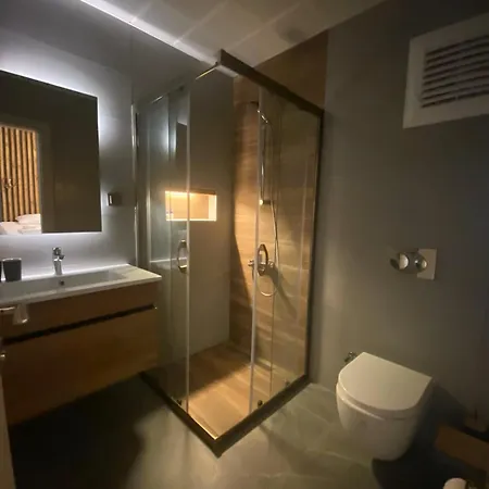 Elyada Ve Bag Evi 8 Yas Uestue Tenedos