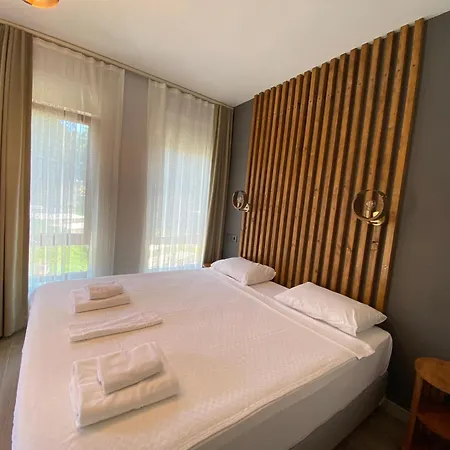 Elyada Ve Bag Evi 8 Yas Uestue Tenedos