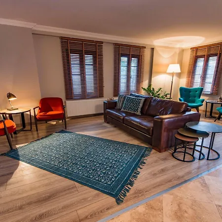 Elyada Ve Bag Evi 8 Yas Uestue 2*