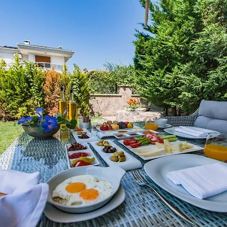 Elyada Ve Bag Evi 8 Yas Uestue 2* Tenedos