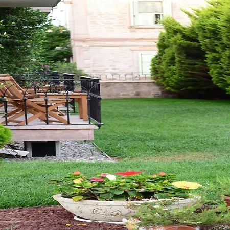 Elyada Ve Bag Evi 8 Yas Uestue Bozcaada