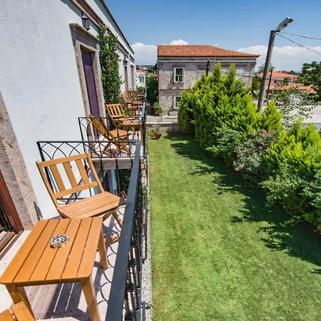 Elyada Ve Bag Evi 8 Yas Uestue Bozcaada