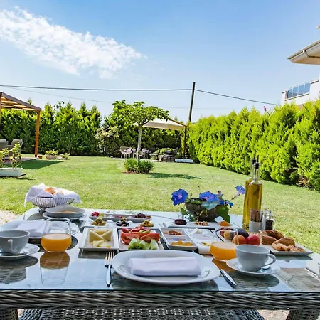 Elyada Ve Bag Evi 8 Yas Uestue 2* Τένεδος