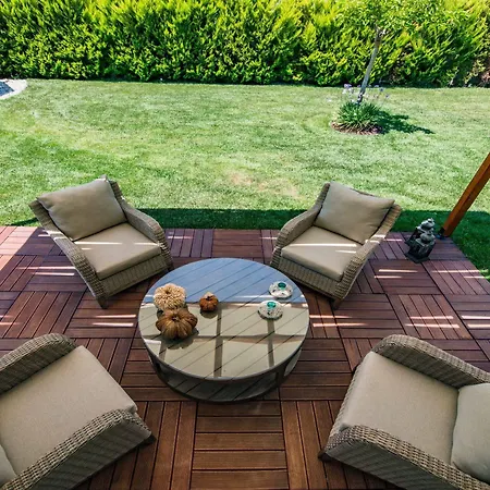 Elyada Ve Bag Evi 8 Yas Uestue 2*