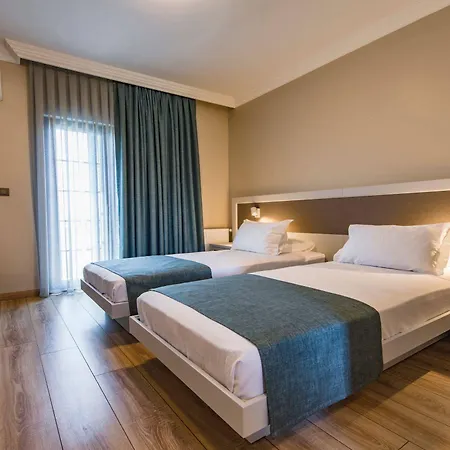 Elyada Ve Bag Evi 8 Yas Uestue Tenedos